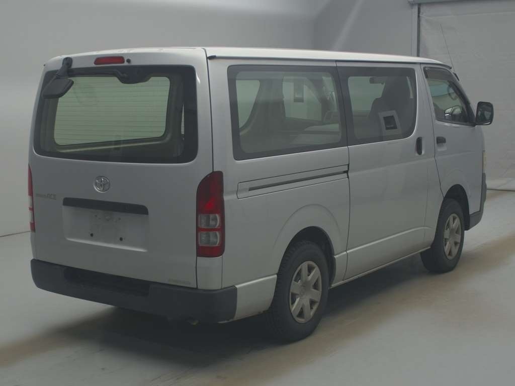 TOYOTA REGIUS ACE