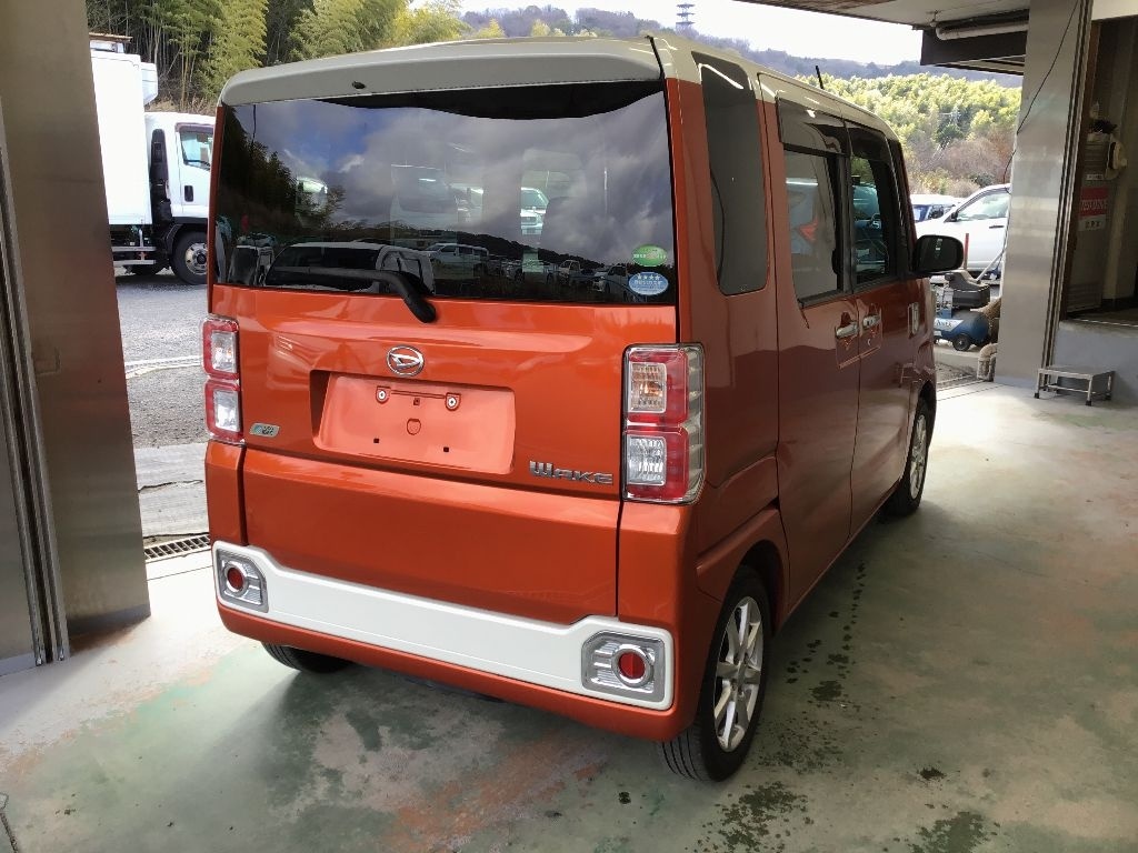 DAIHATSU WAKE