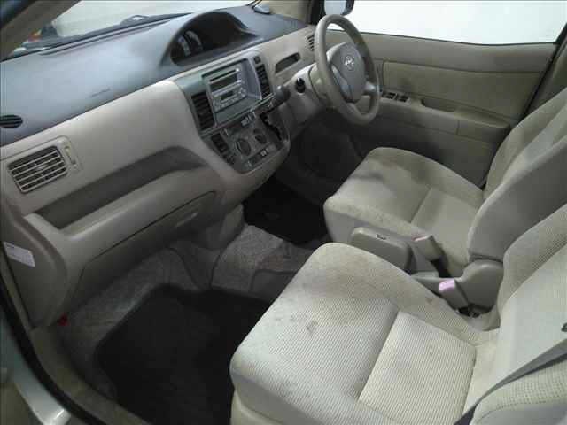 TOYOTA RAUM