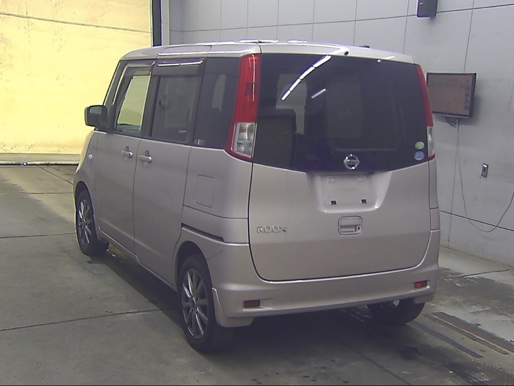 NISSAN ROOX