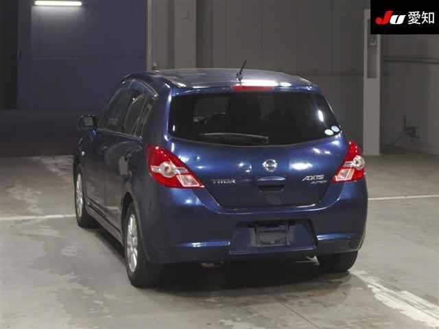 NISSAN TIIDA