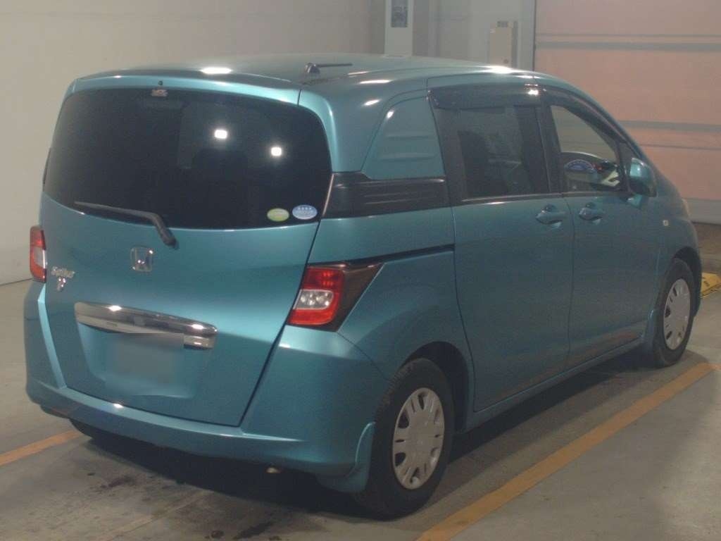 HONDA FREED SPIKE