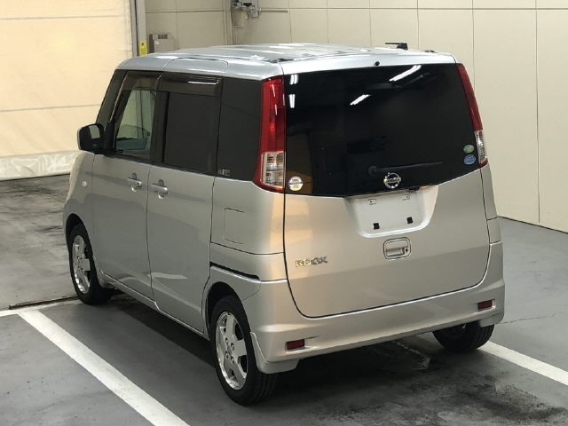 NISSAN ROOX