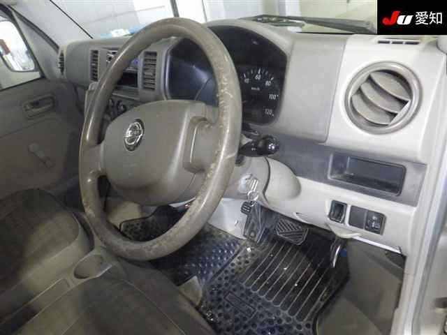 NISSAN NV100 CLIPPER