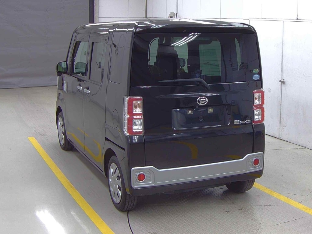 DAIHATSU WAKE