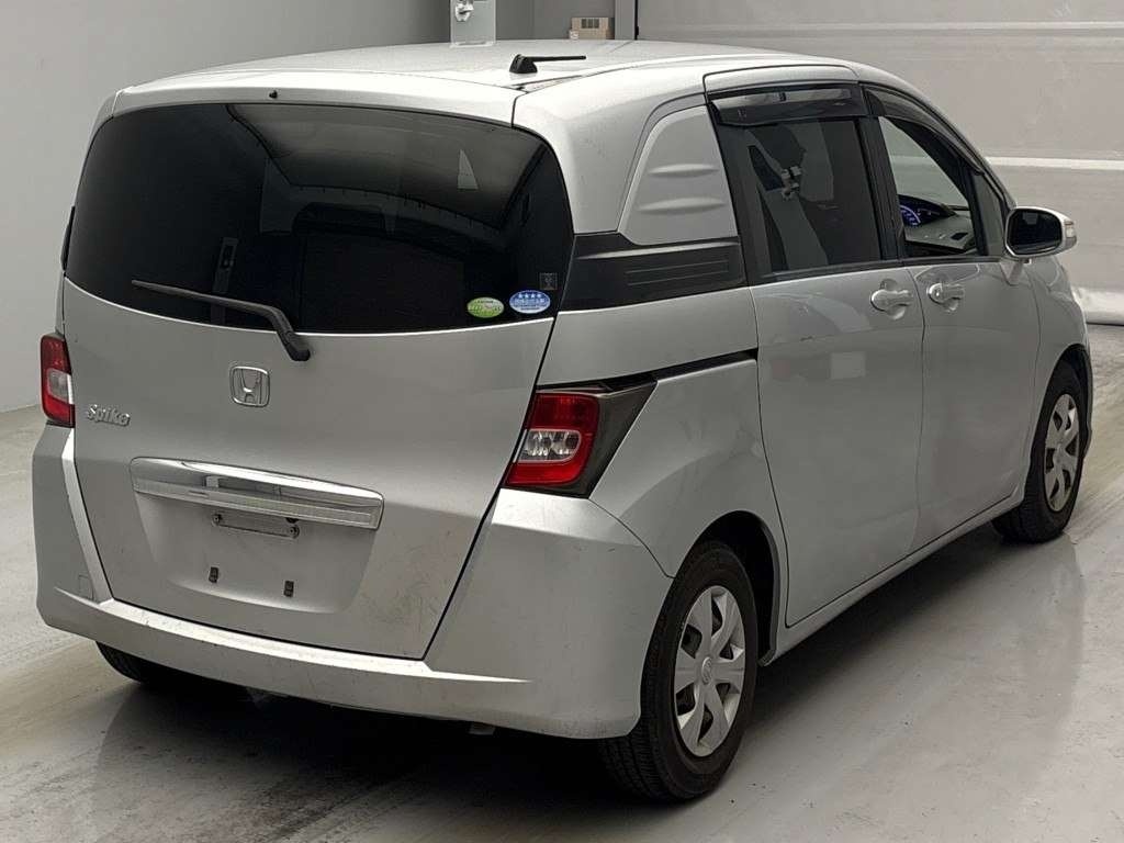 HONDA FREED SPIKE