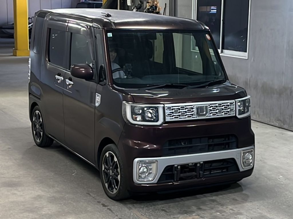 DAIHATSU WAKE