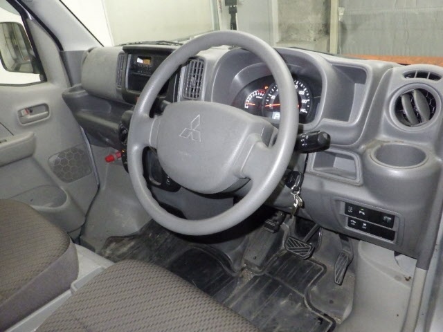 MITSUBISHI MINICAB