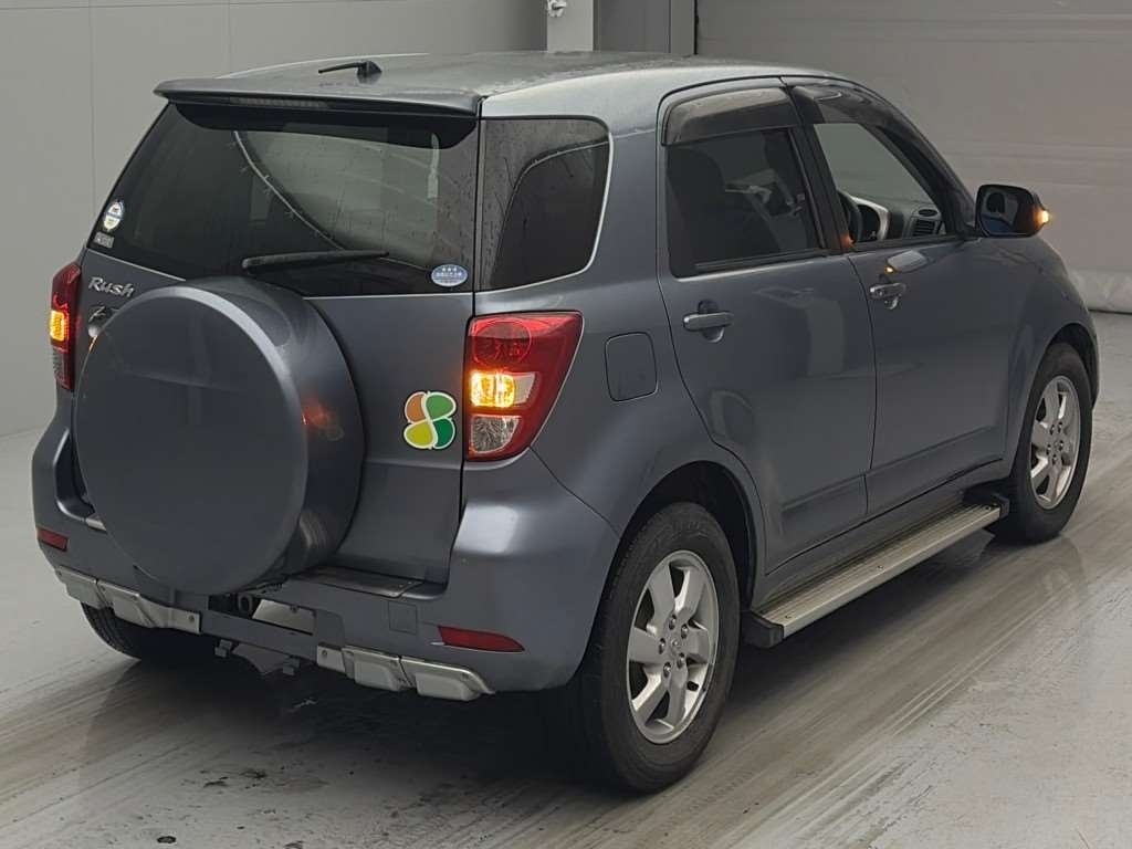 TOYOTA RUSH