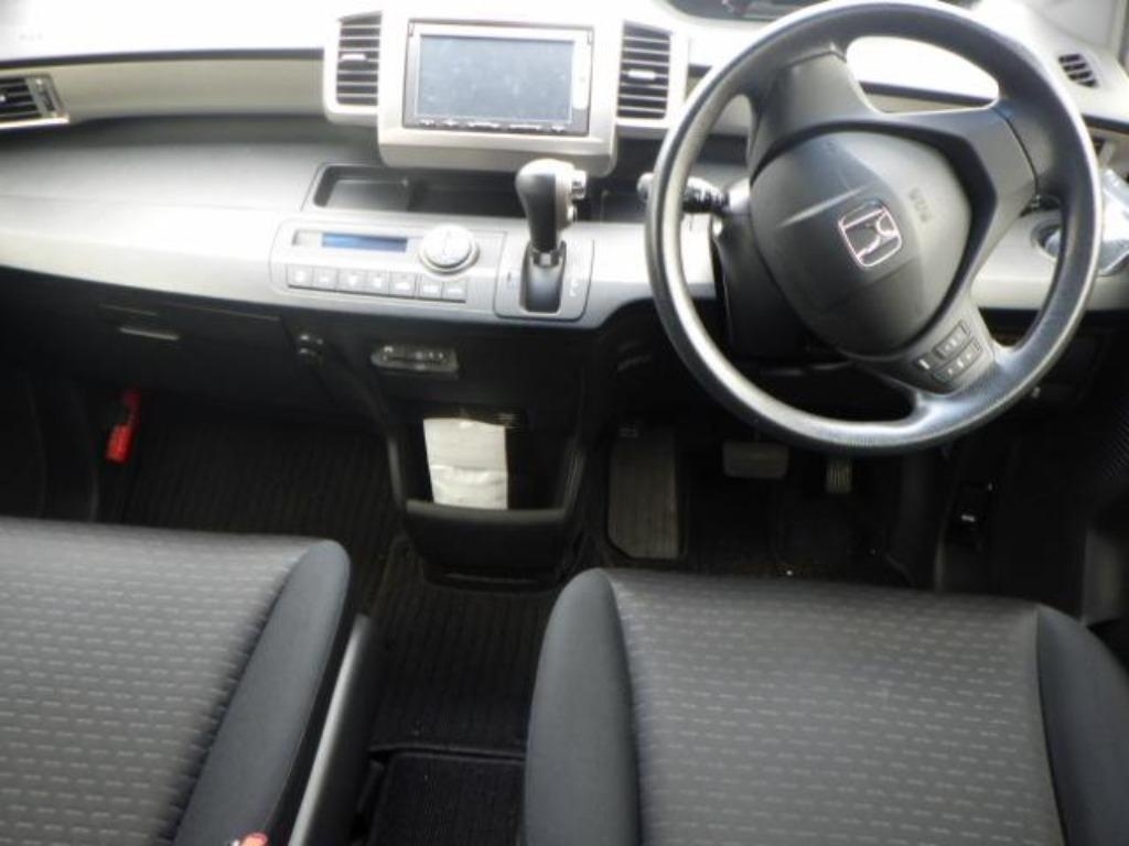 HONDA FREED SPIKE