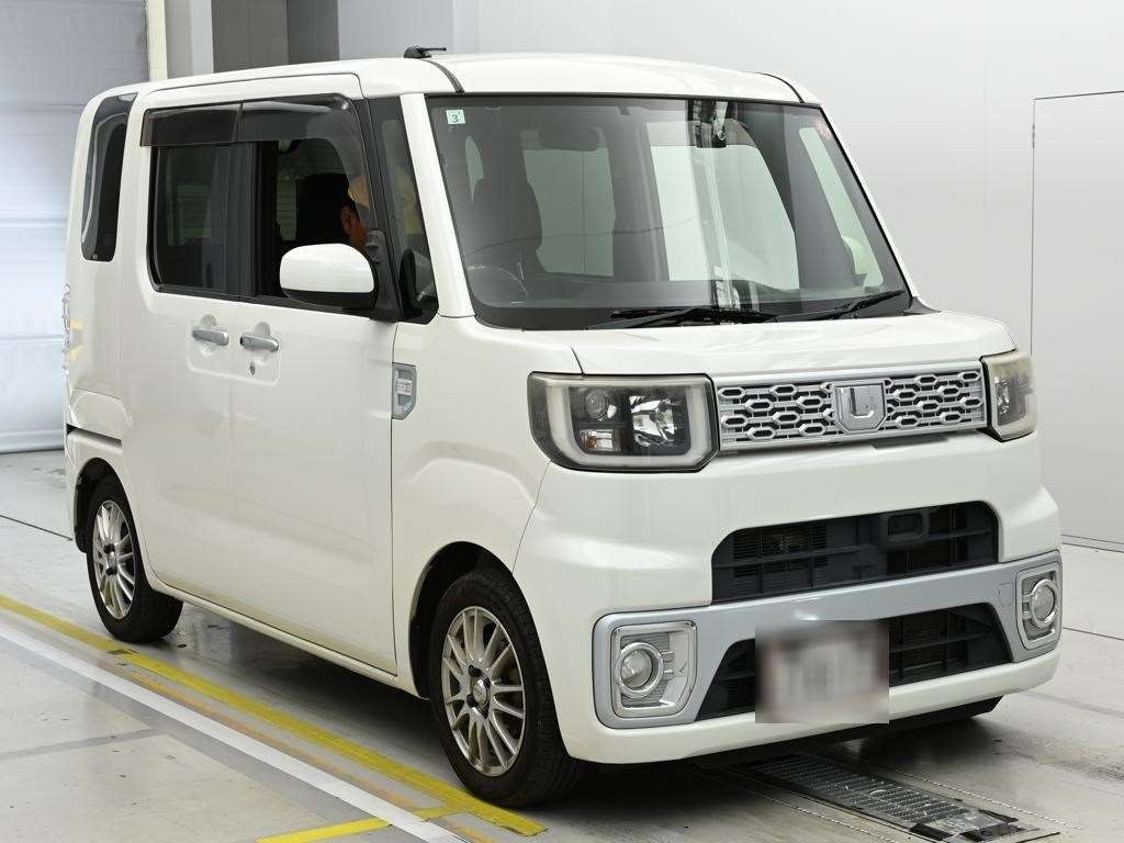 DAIHATSU WAKE