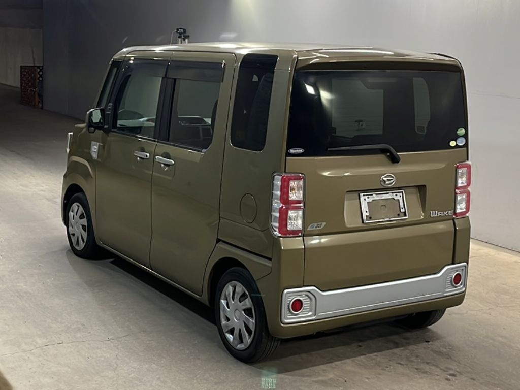 DAIHATSU WAKE
