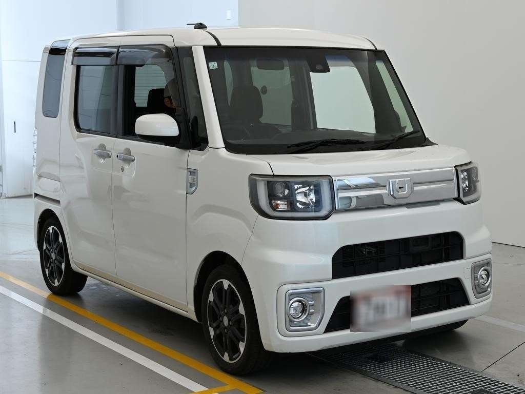 DAIHATSU WAKE