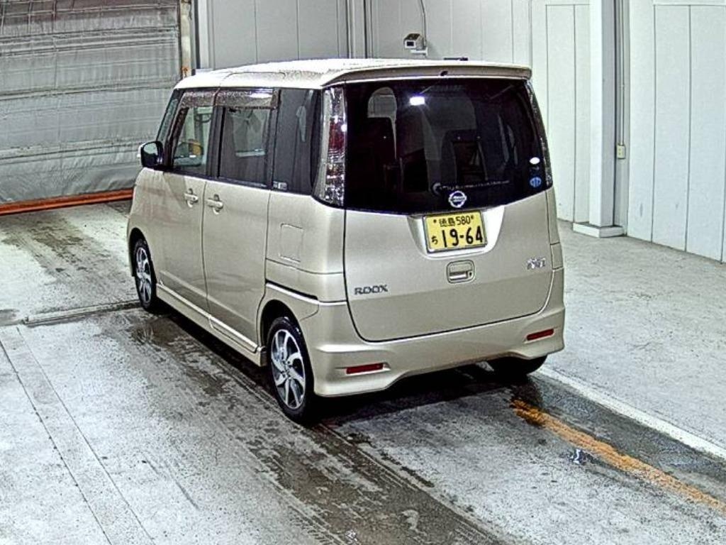 NISSAN ROOX