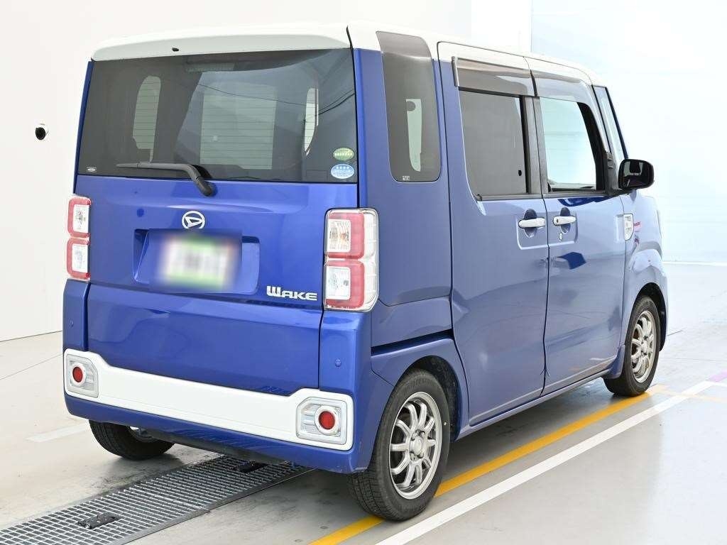 DAIHATSU WAKE