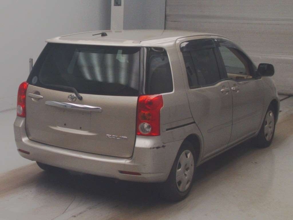 TOYOTA RAUM