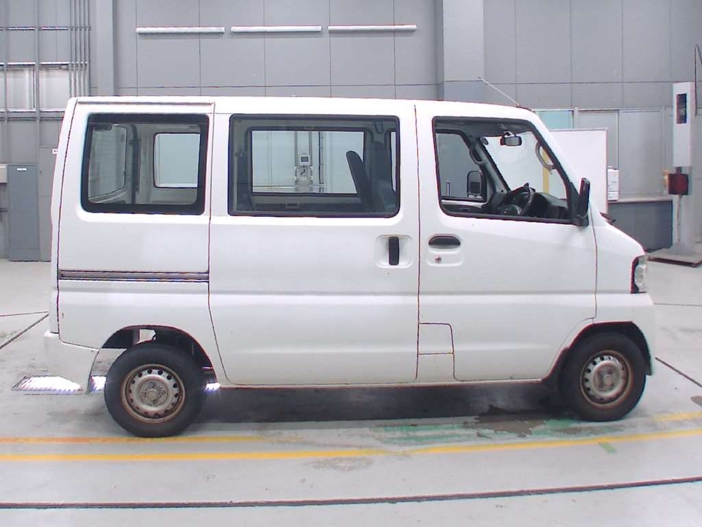 NISSAN NV100 CLIPPER