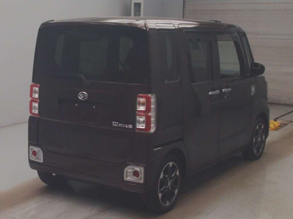 DAIHATSU WAKE