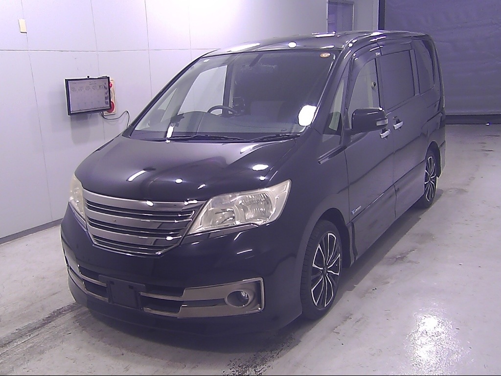 NISSAN SERENA