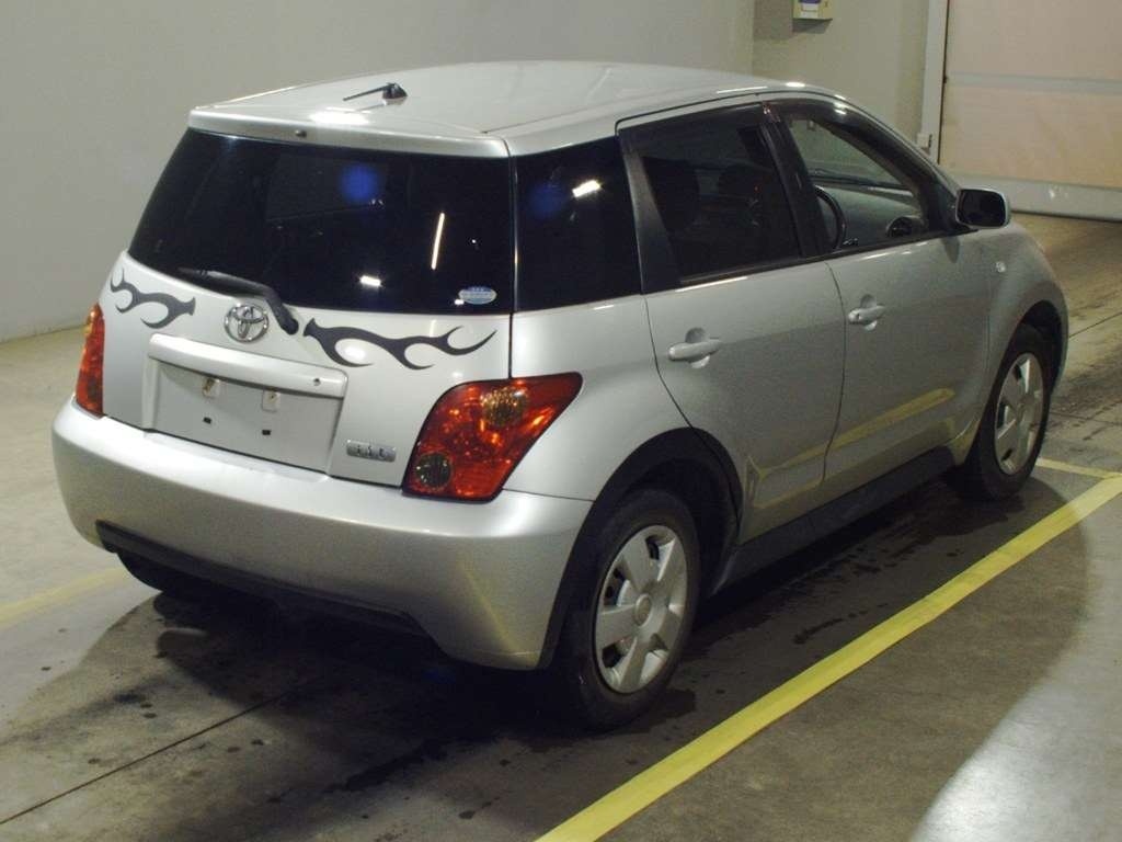 TOYOTA IST