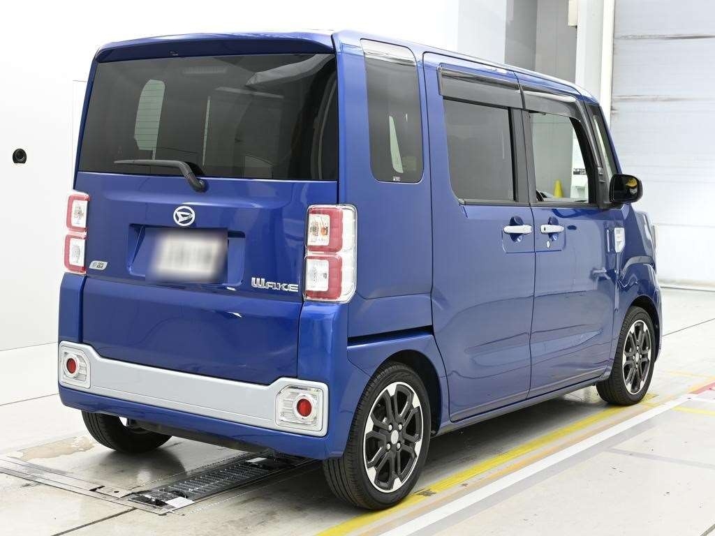 DAIHATSU WAKE