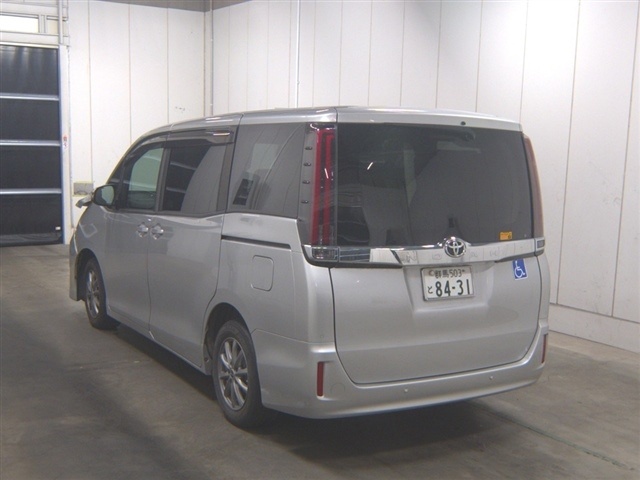 TOYOTA NOAH