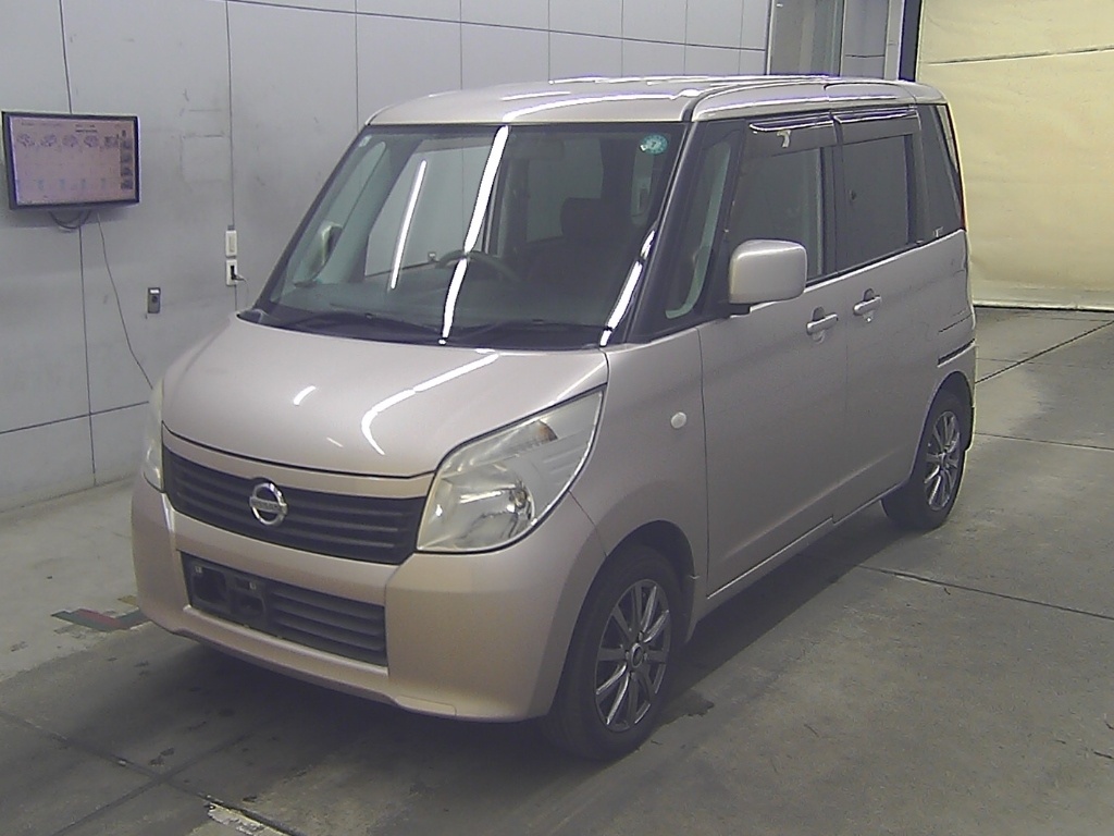 NISSAN ROOX
