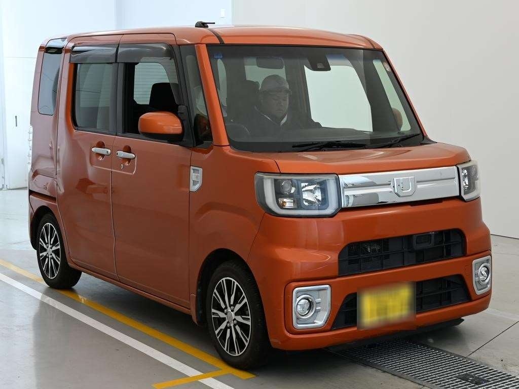 DAIHATSU WAKE