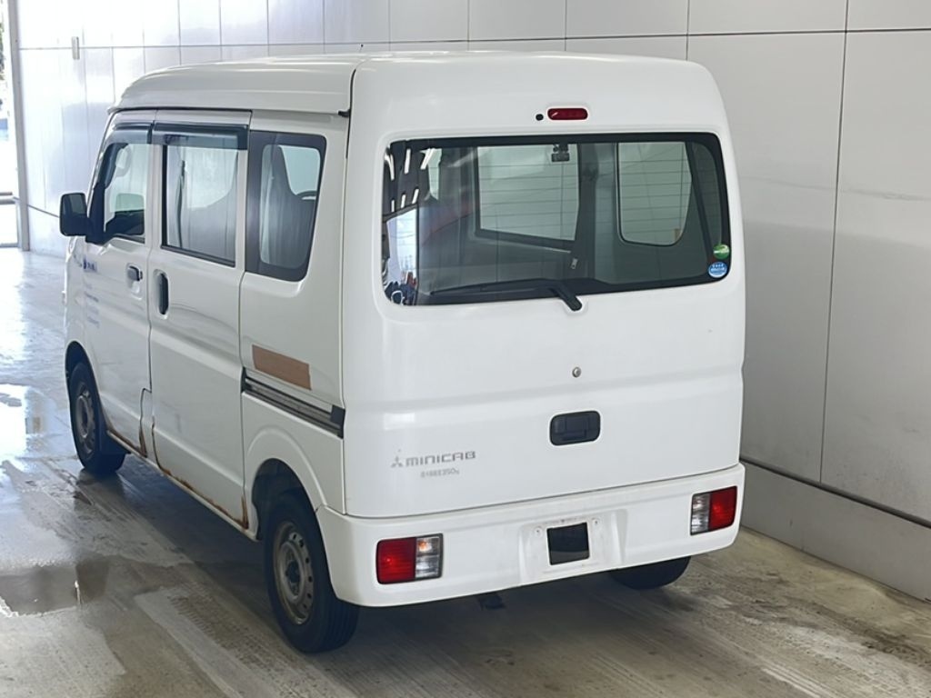 MITSUBISHI MINICAB