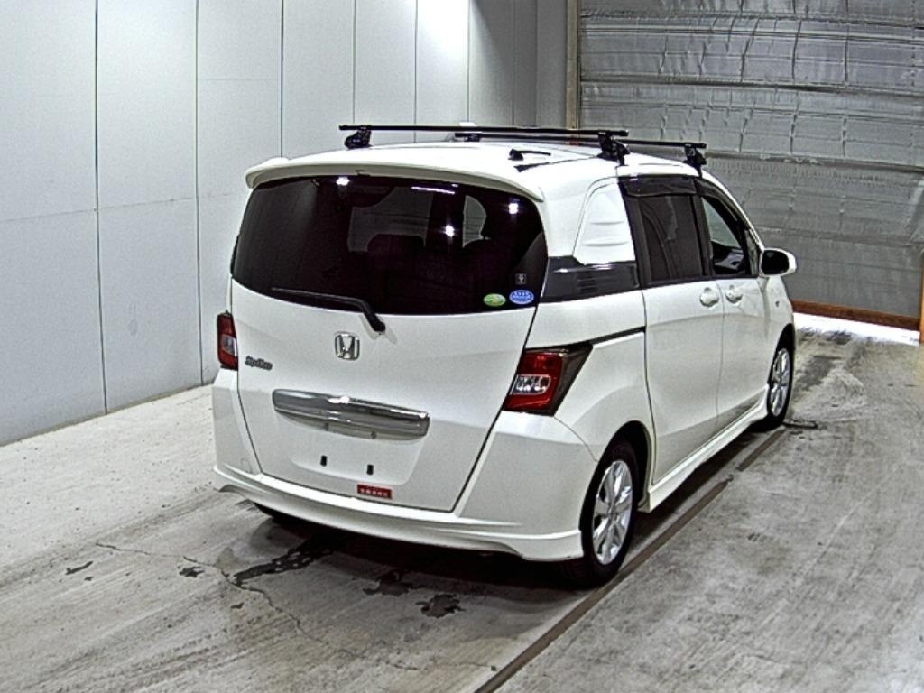 HONDA FREED SPIKE
