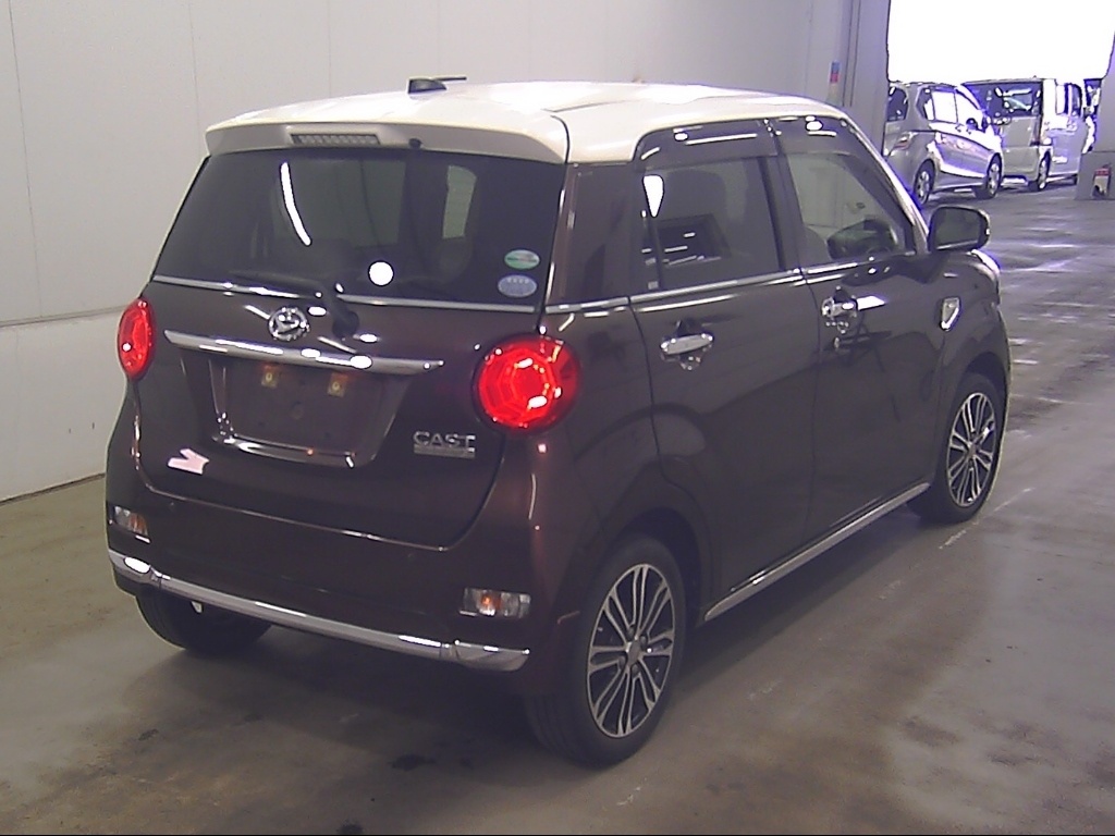 DAIHATSU CAST