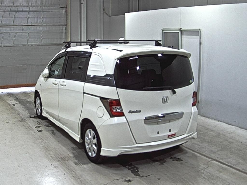 HONDA FREED SPIKE