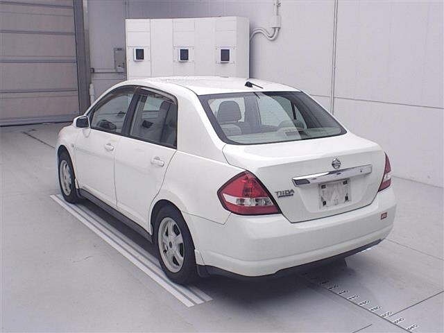 NISSAN TIIDA LATIO