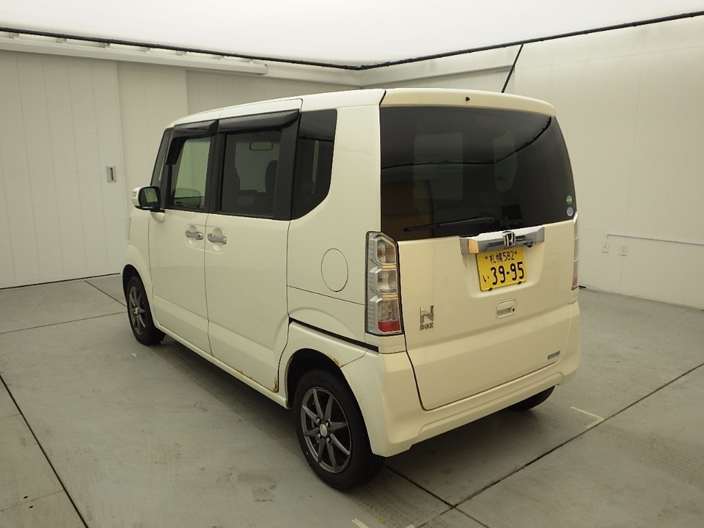 HONDA N-BOX