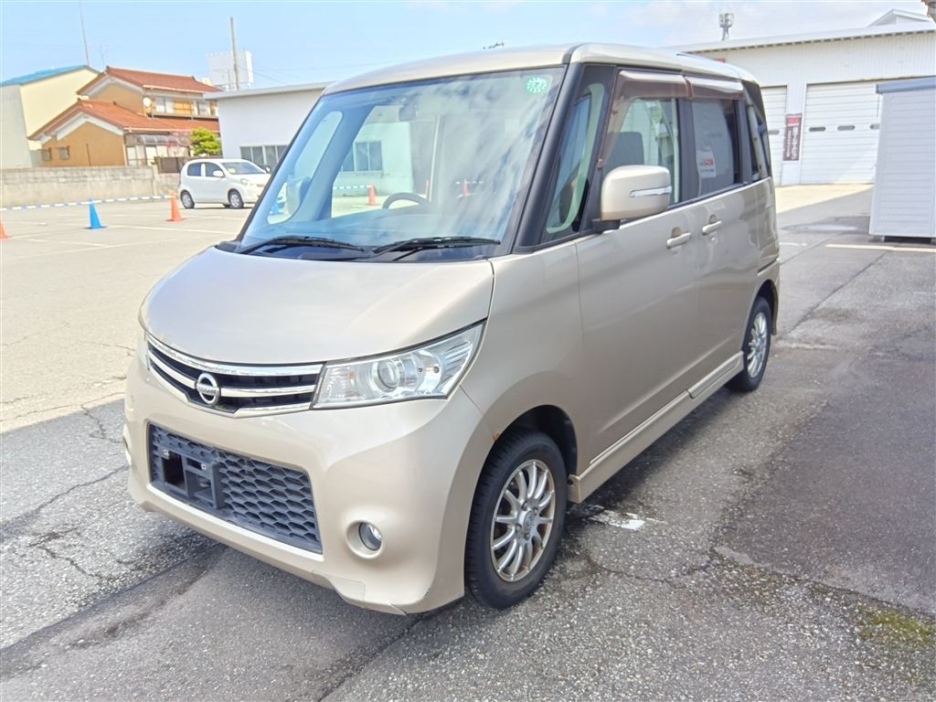 NISSAN ROOX