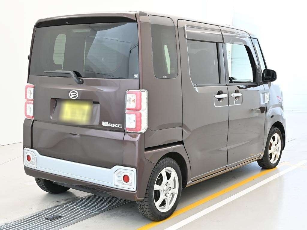 DAIHATSU WAKE