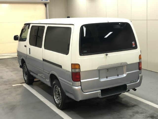 TOYOTA HIACE