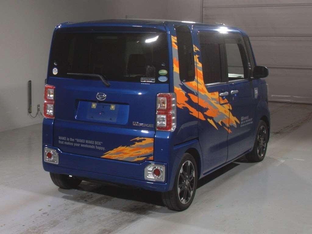 DAIHATSU WAKE