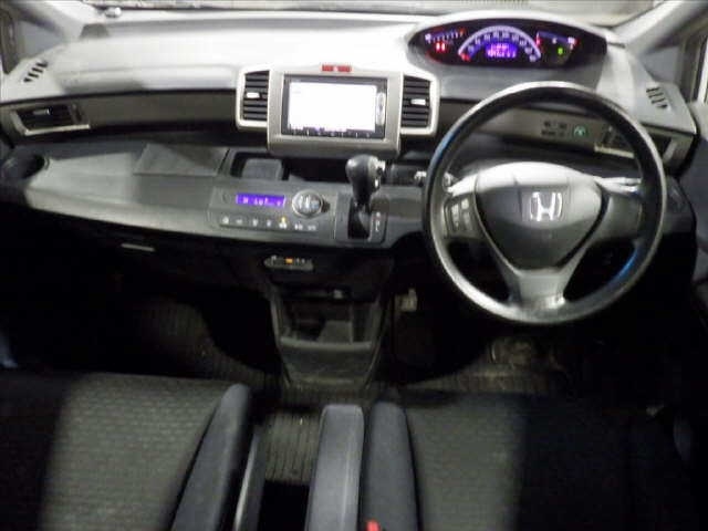 HONDA FREED SPIKE