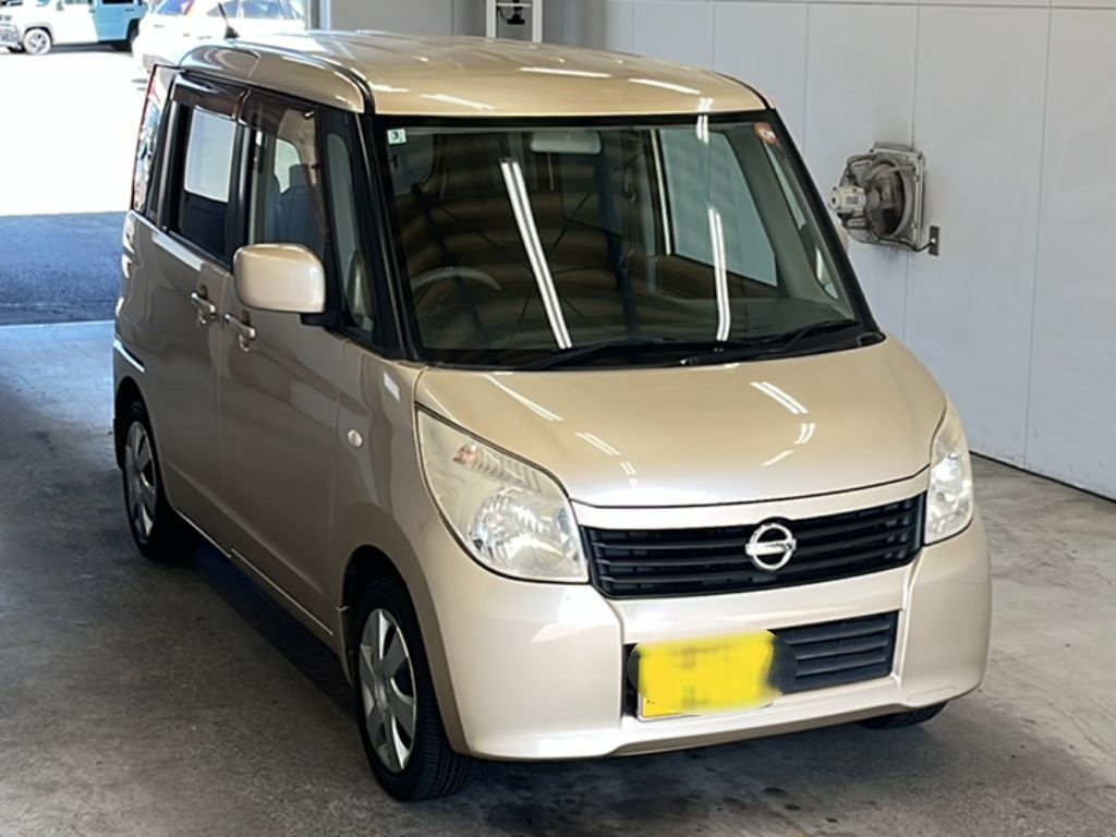 NISSAN ROOX