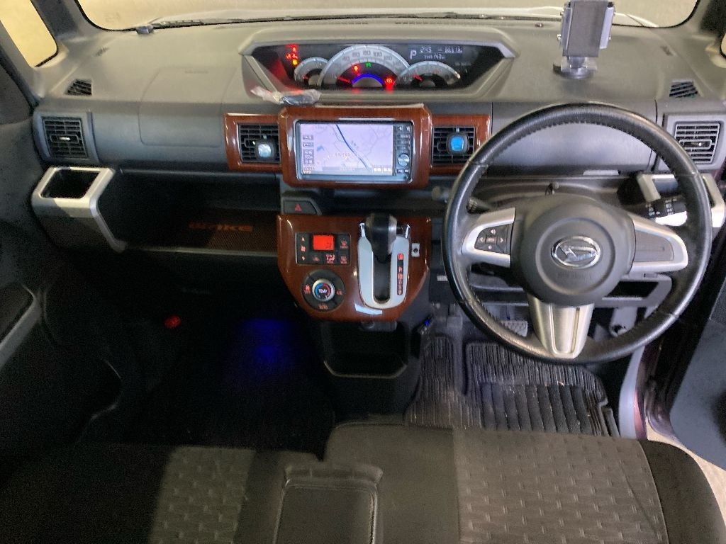 DAIHATSU WAKE