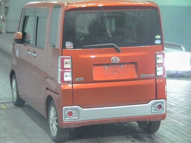 DAIHATSU WAKE