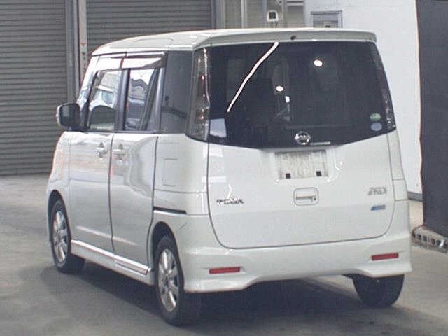 NISSAN ROOX