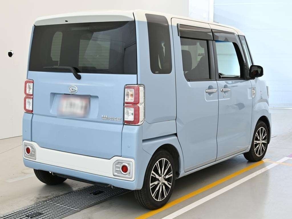 DAIHATSU WAKE