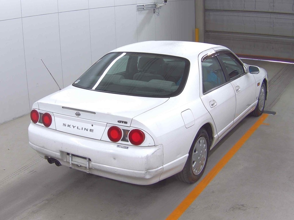 NISSAN SKYLINE