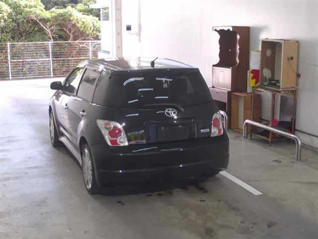TOYOTA IST