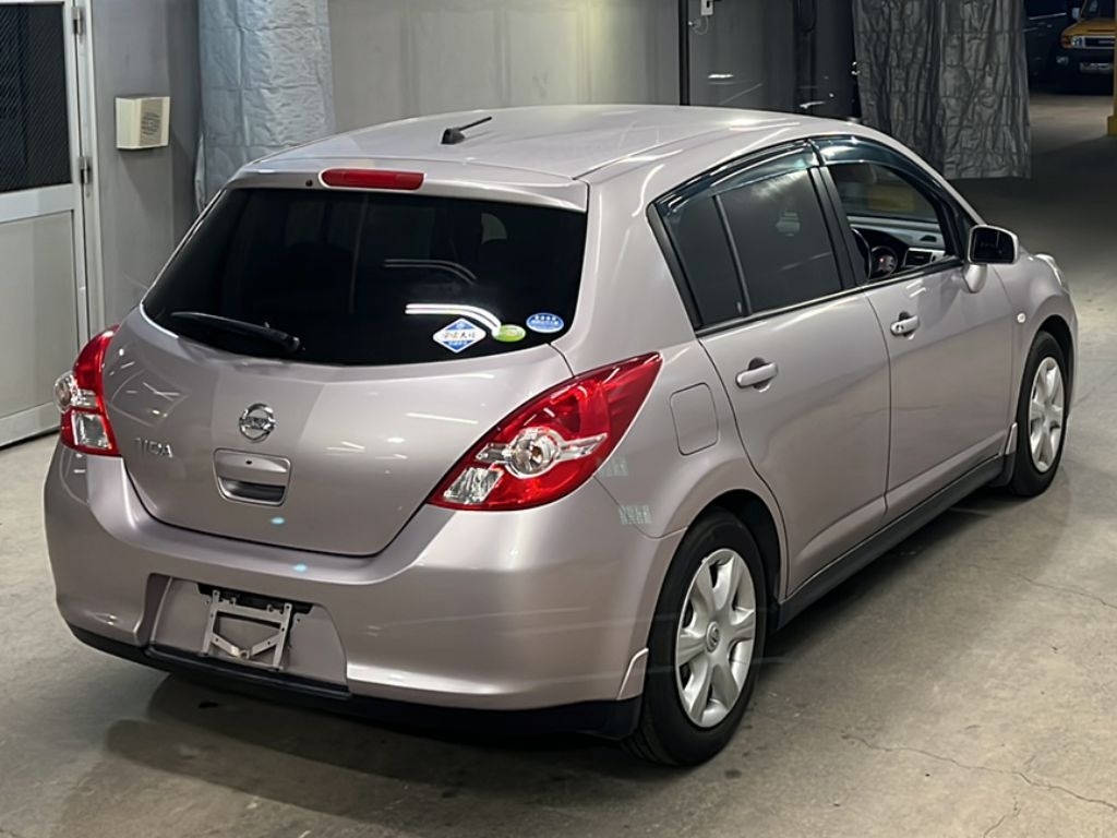 NISSAN TIIDA