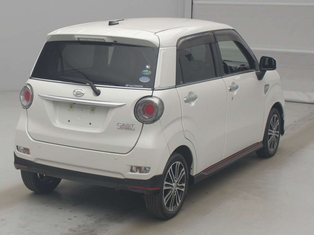 DAIHATSU CAST