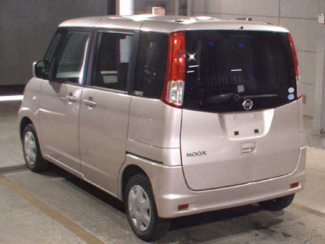 NISSAN ROOX