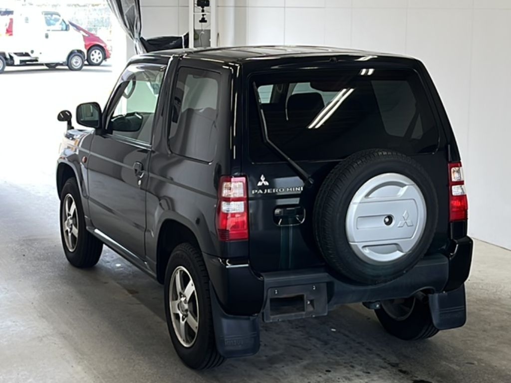 MITSUBISHI PAJERO MINI